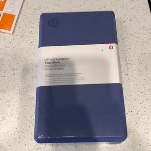 Lululemon yoga block